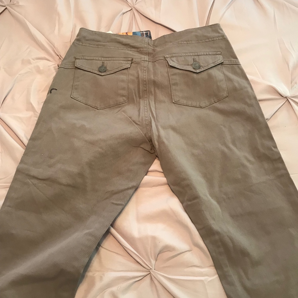 Capris - Picture 2 of 3